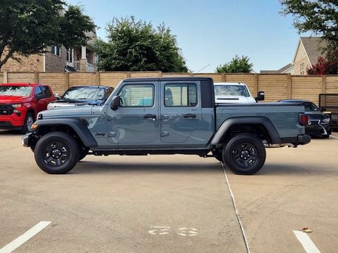 Used 2025 Jeep Gladiator Sport AWD/4WD image 12