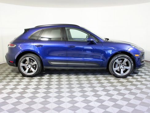 Used 2022 Porsche Macan w/ Premium Package Plus image 8