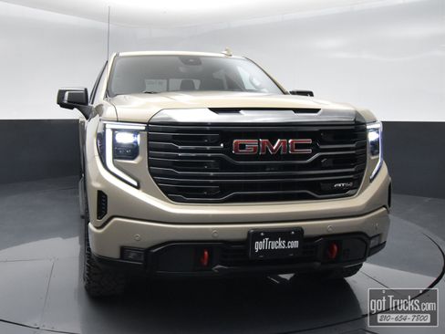 Used 2023 GMC Sierra 1500 AT4 w/ AT4 Premium Package AWD/4WD image 52