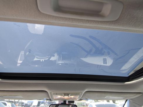 Used 2011 Toyota Avalon Limited FWD image 16