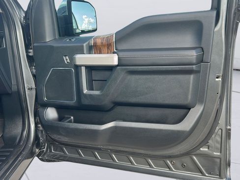 Used 2019 Ford F150 Lariat RWD image 25
