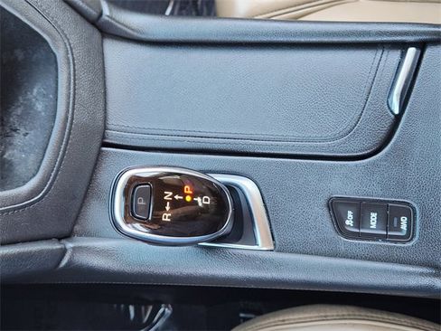 Used 2017 Cadillac XT5 Platinum image 21