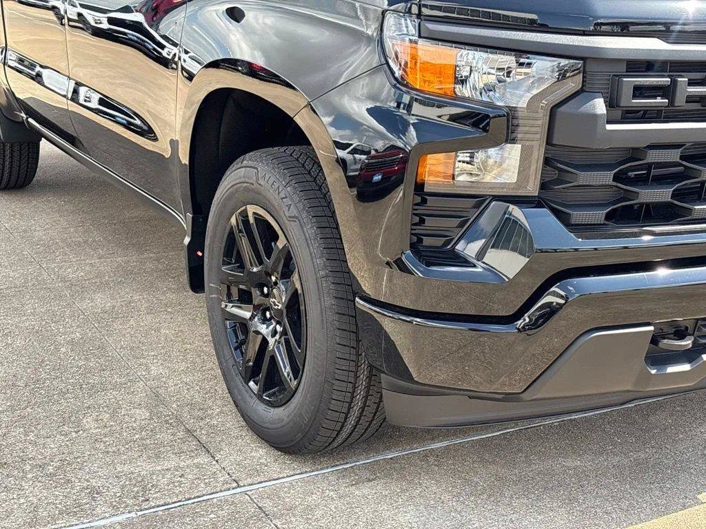 New 2026 Chevrolet Silverado 1500 Custom RWD image 9