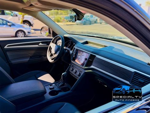 Used 2021 Volkswagen Atlas SE w/ Panoramic Sunroof Package image 14