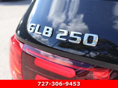 Certified 2024 Mercedes-Benz GLB 250 image 9