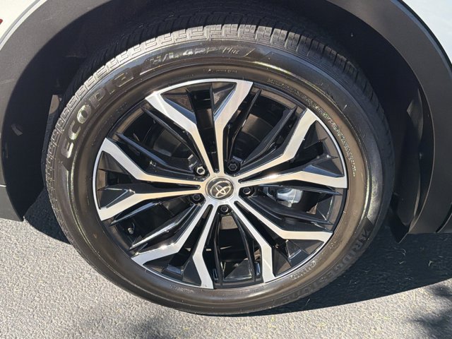 Used 2023 Toyota Crown AWD/4WD image 17