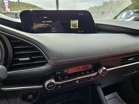 Used 2024 MAZDA MAZDA3 s image 21