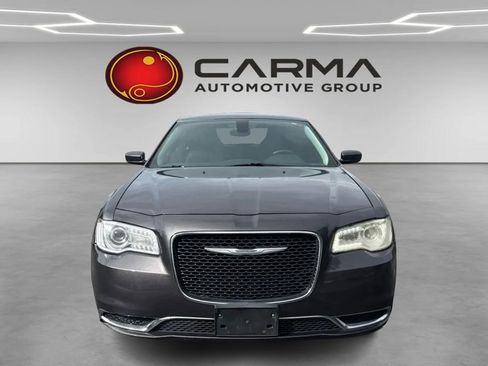 Used 2015 Chrysler 300 Limited RWD image 8