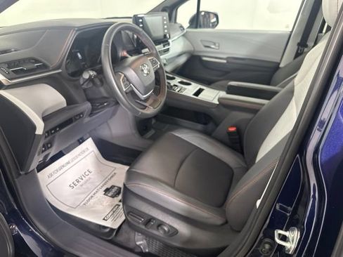 Used 2024 Toyota Sienna XSE w/ XSE Plus Package AWD/4WD image 17