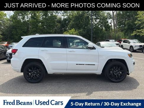 Used 2022 Jeep Grand Cherokee Laredo X AWD/4WD image 8