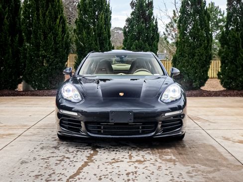 Used 2014 Porsche Panamera S image 3