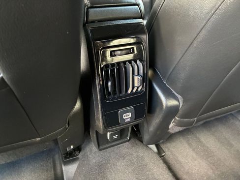 Used 2025 Jeep Compass Limited image 23