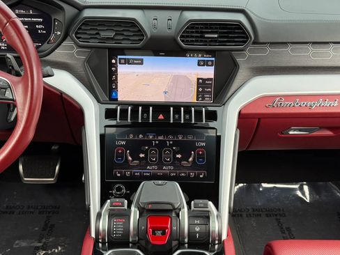 Used 2019 Lamborghini Urus AWD/4WD image 20