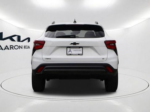 Used 2026 Chevrolet Trax LT w/ Driver Confidence Package FWD image 5