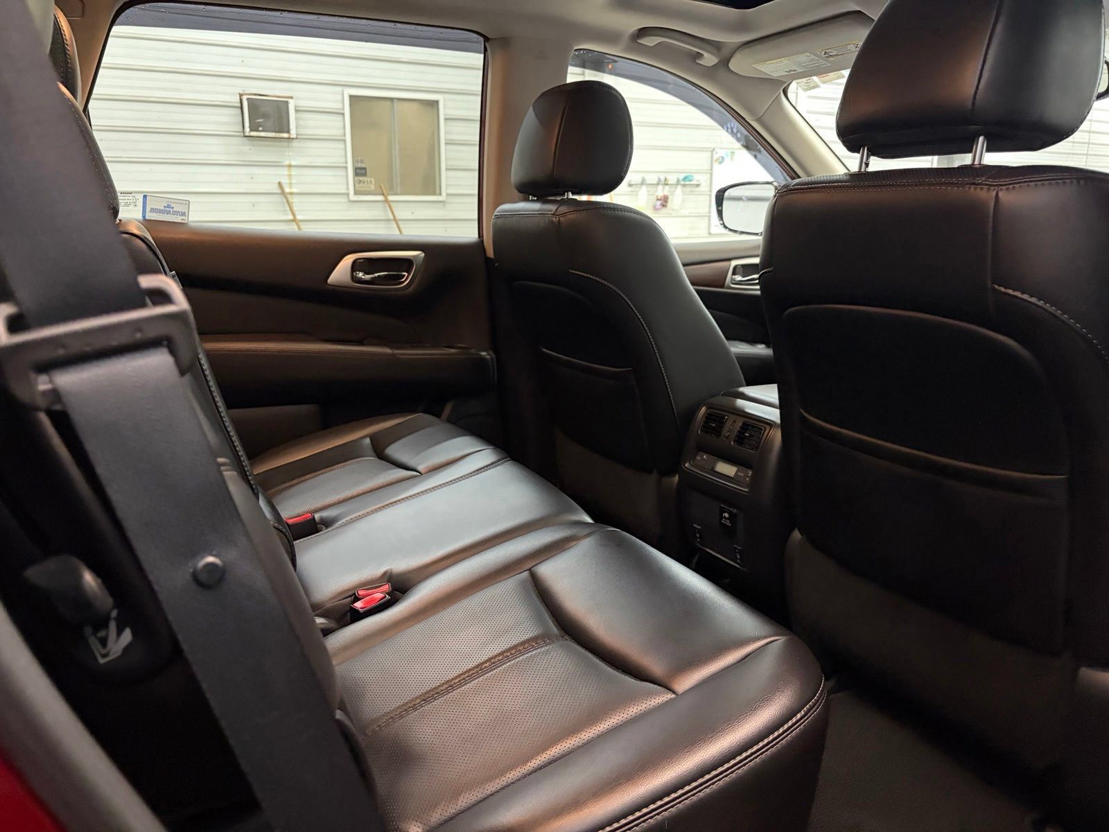 Used 2017 Nissan Pathfinder Platinum w/ Cargo Package AWD/4WD image 34