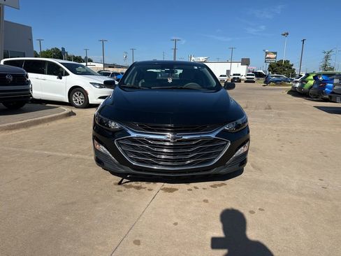 Used 2023 Chevrolet Malibu LT FWD image 2
