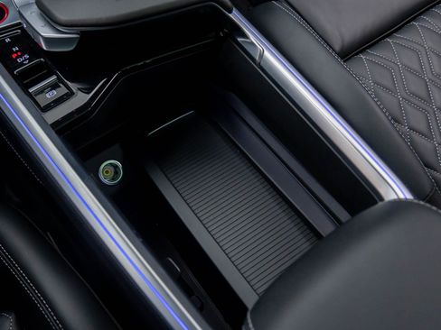 Used 2022 Audi e-tron S Prestige w/ Prestige Package image 30