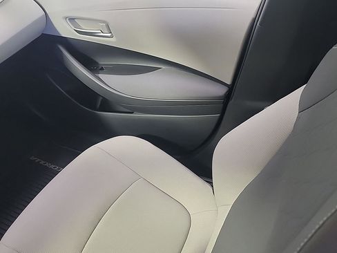 Used 2020 Toyota Corolla LE FWD image 21