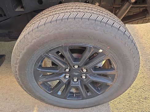Used 2025 Ford F150 Platinum w/ FX4 Off-Road Package AWD/4WD image 5
