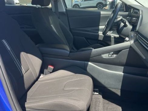 Used 2024 Hyundai Elantra SEL FWD image 18