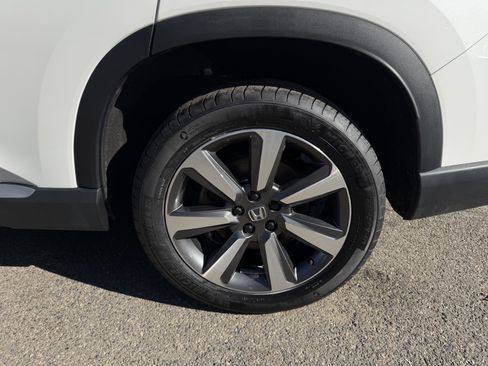 Certified 2024 Honda Pilot Touring image 8