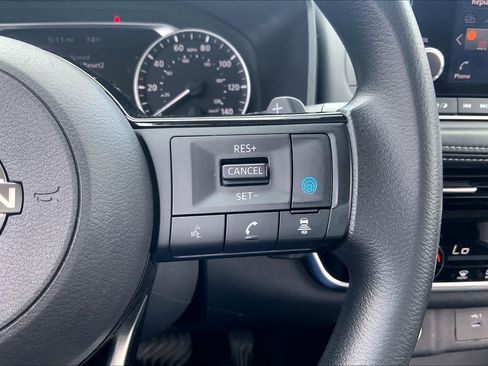 Used 2022 Nissan Rogue SV AWD/4WD image 25
