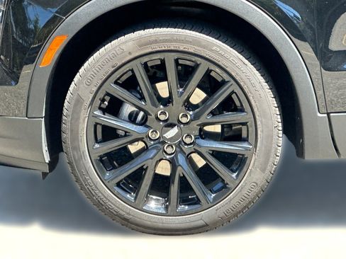Used 2023 Cadillac XT4 Luxury w/ Cold Weather Package AWD/4WD image 12