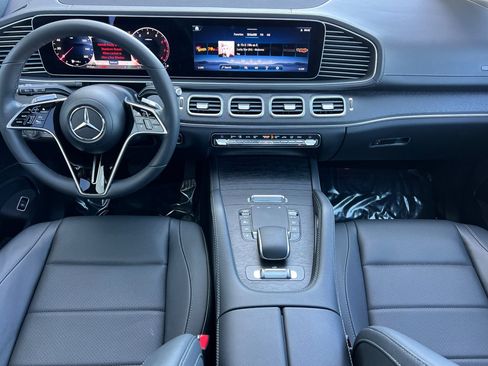 Certified 2024 Mercedes-Benz GLS 450 4MATIC image 31