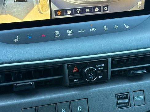 New 2026 Nissan Leaf Platinum+ image 18