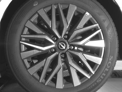 Used 2025 Nissan Altima 2.5 SV image 14