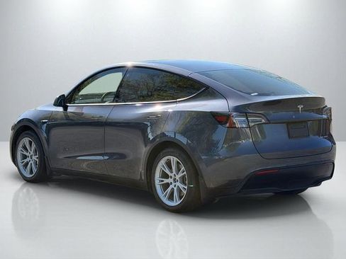 Used 2021 Tesla Model Y Long Range AWD/4WD image 3