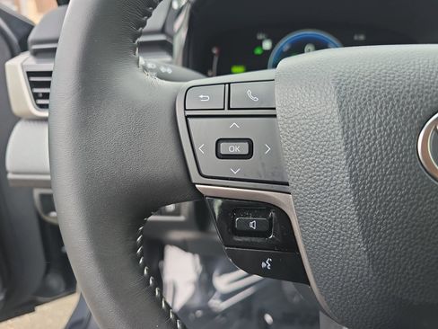 Used 2025 Toyota Camry SE image 22