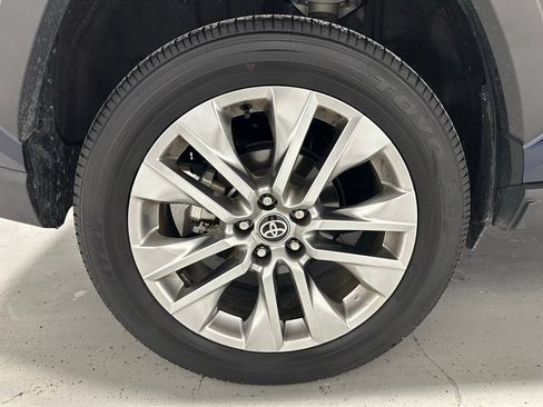 Used 2025 Toyota RAV4 XLE Premium image 63