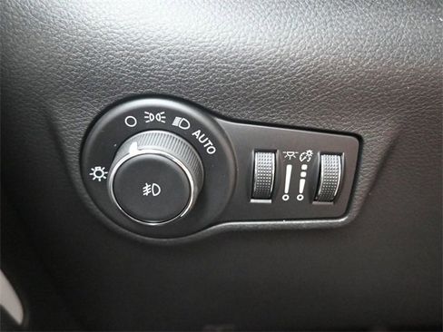 Used 2024 Jeep Compass Limited image 21