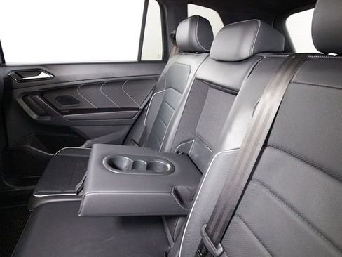 Used 2024 Volkswagen Tiguan SEL R-Line w/ MDO Package, Two-Row AWD/4WD image 21