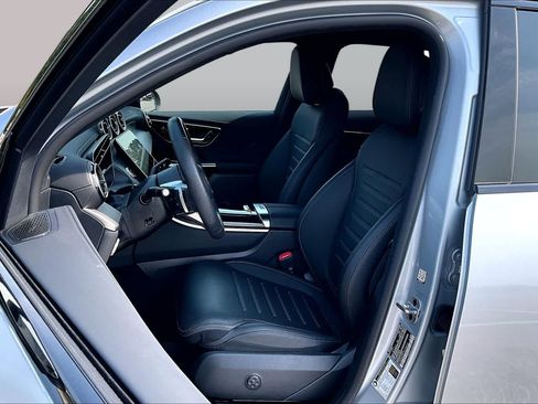 Used 2025 Mercedes-Benz GLC 300 image 8