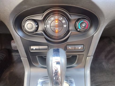 Used 2013 Ford Fiesta Titanium FWD image 24