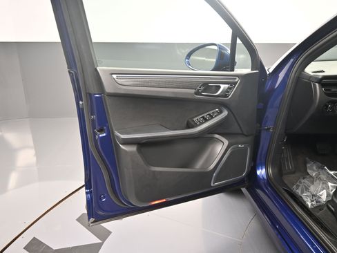 Used 2023 Porsche Macan GTS image 12