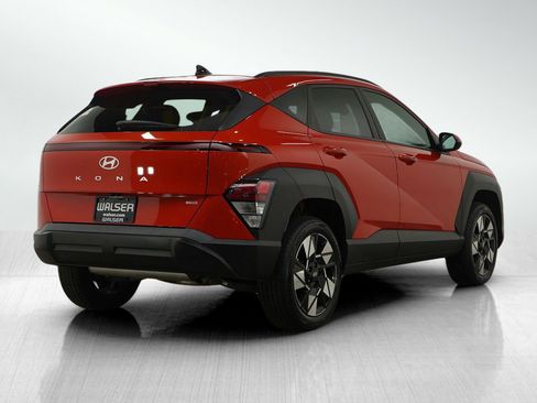 Used 2025 Hyundai Kona SEL image 5