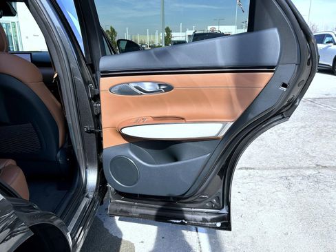 New 2026 Genesis GV70 2.5T Advanced AWD/4WD image 17