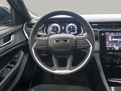 Used 2024 Jeep Grand Cherokee L Altitude image 25