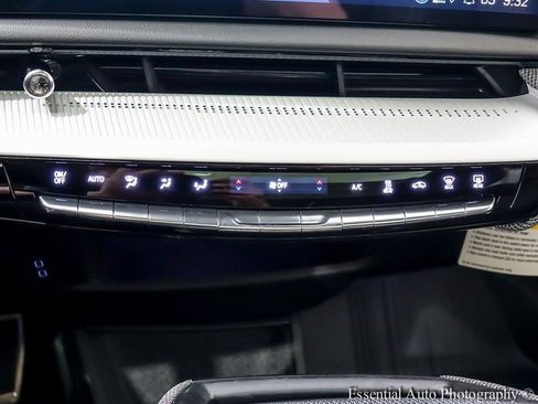 New 2025 Cadillac Optiq Sport 2 w/ LPO, Floor Liner Package image 17