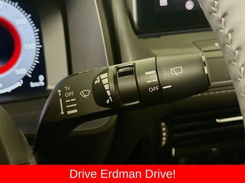 Used 2025 Nissan Rogue SL FWD image 16