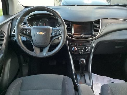 Used 2020 Chevrolet Trax LS w/ Tint and Cruise Package AWD/4WD image 34