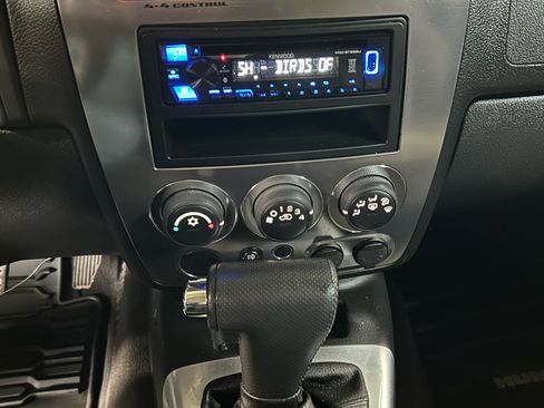 Used 2009 HUMMER H3T image 13
