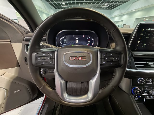 Used 2024 GMC Yukon XL SLT w/ SLT Luxury Package AWD/4WD image 17