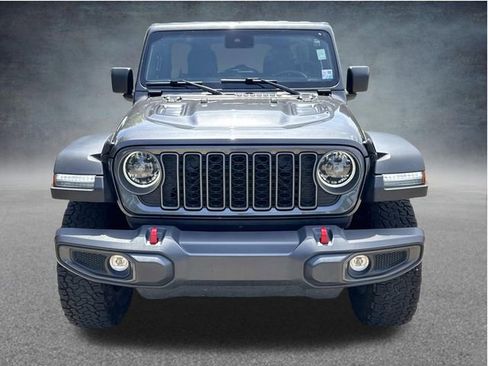 Used 2025 Jeep Wrangler Unlimited Rubicon AWD/4WD image 2