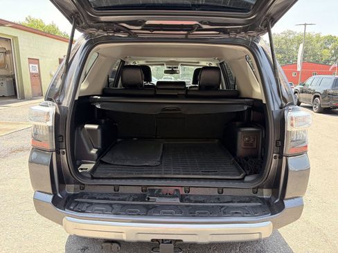 Used 2017 Toyota 4Runner TRD Off-Road Premium AWD/4WD image 15