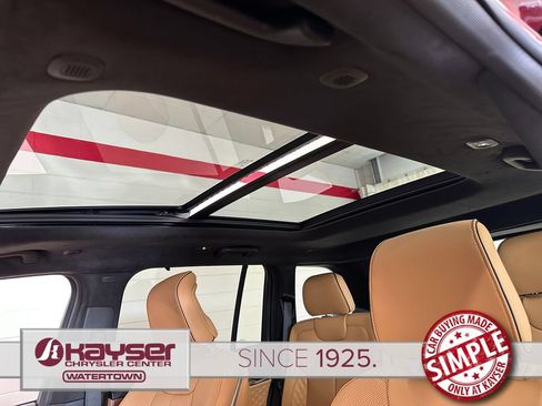 Used 2025 Jeep Grand Cherokee Summit AWD/4WD image 11