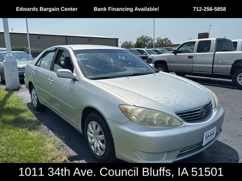 Used 2005 Toyota Camry LE image 2